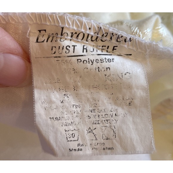 Vintage Embroidered Eyelet Dust Ruffle Bed Skirt King/Cal King Beige 14" Drop - Picture 3 of 7